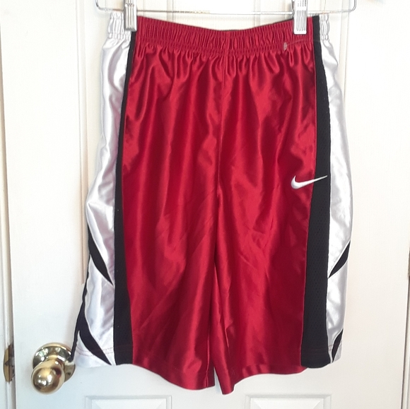 Nike Other - NWOT BOYS NIKE MEDIUM BASKETBALL SHORTS